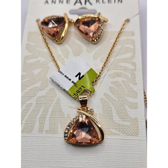 Beautiful Anne Klein Vintage New Necklace and Earrings Set in Rose Rhinestones - Picture 7 of 8